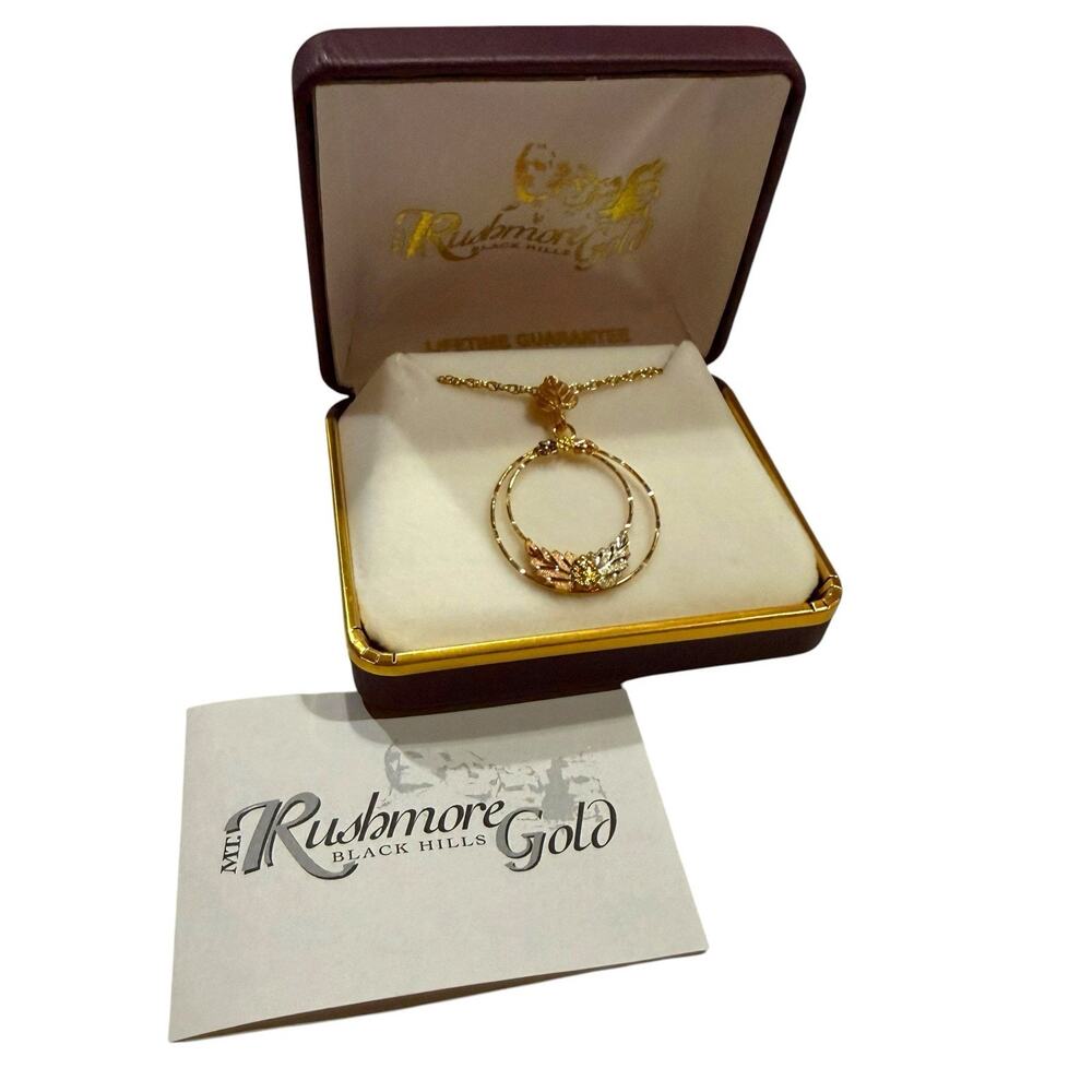 Mt Rushmore Black Hills Gold Necklace Tri Color Leaf Pendant Double Circle w Box